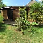D'hotes Du Clos Bamboo Bed & Breakfast 3*