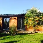 D'hotes Du Clos Bamboo Bed & Breakfast Mérignac