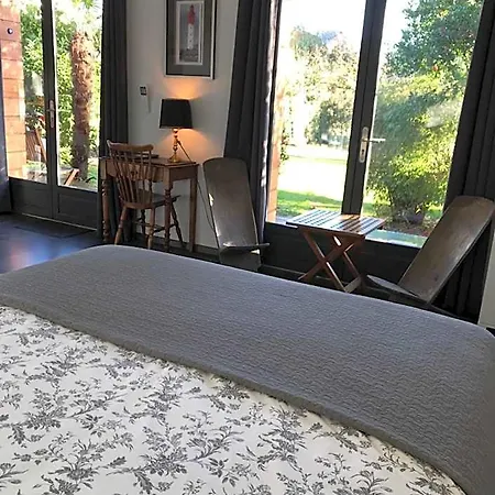 D'hotes Du Clos Bamboo Bed and Breakfast 3*