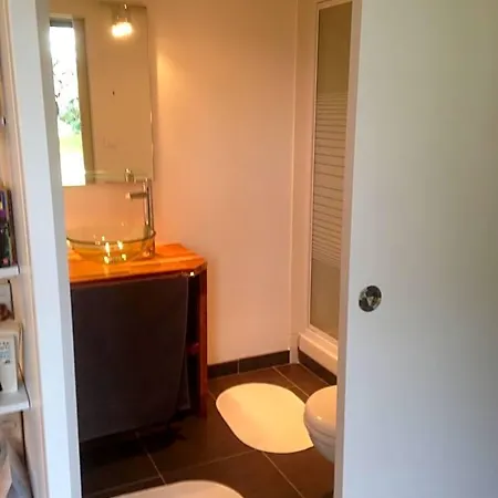 D'hotes Du Clos Bamboo Bed and Breakfast 3*