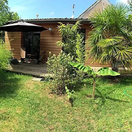 D'hotes Du Clos Bamboo Bed and Breakfast
