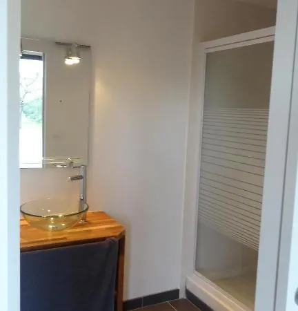 D'hotes Du Clos Bamboo Bed and breakfast Mérignac