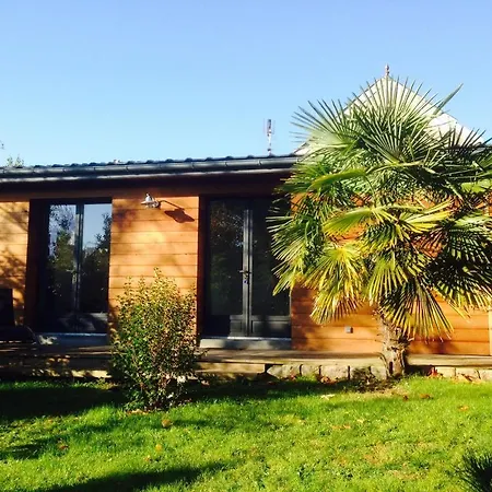 D'hotes Du Clos Bamboo Bed and breakfast Mérignac