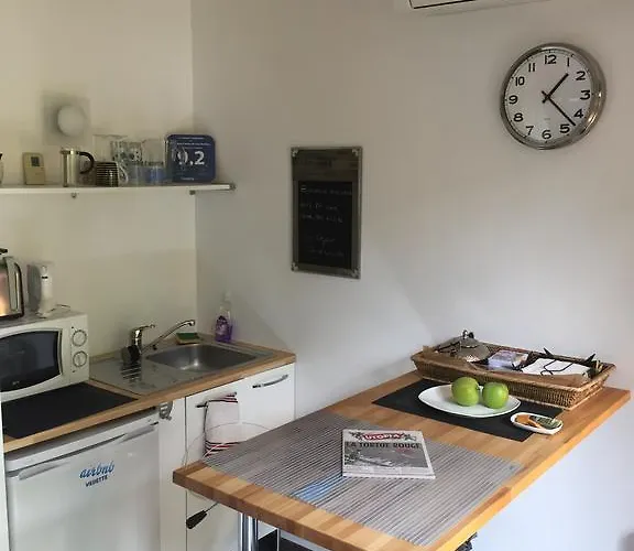 D'hotes Du Clos Bamboo Bed and Breakfast 3*